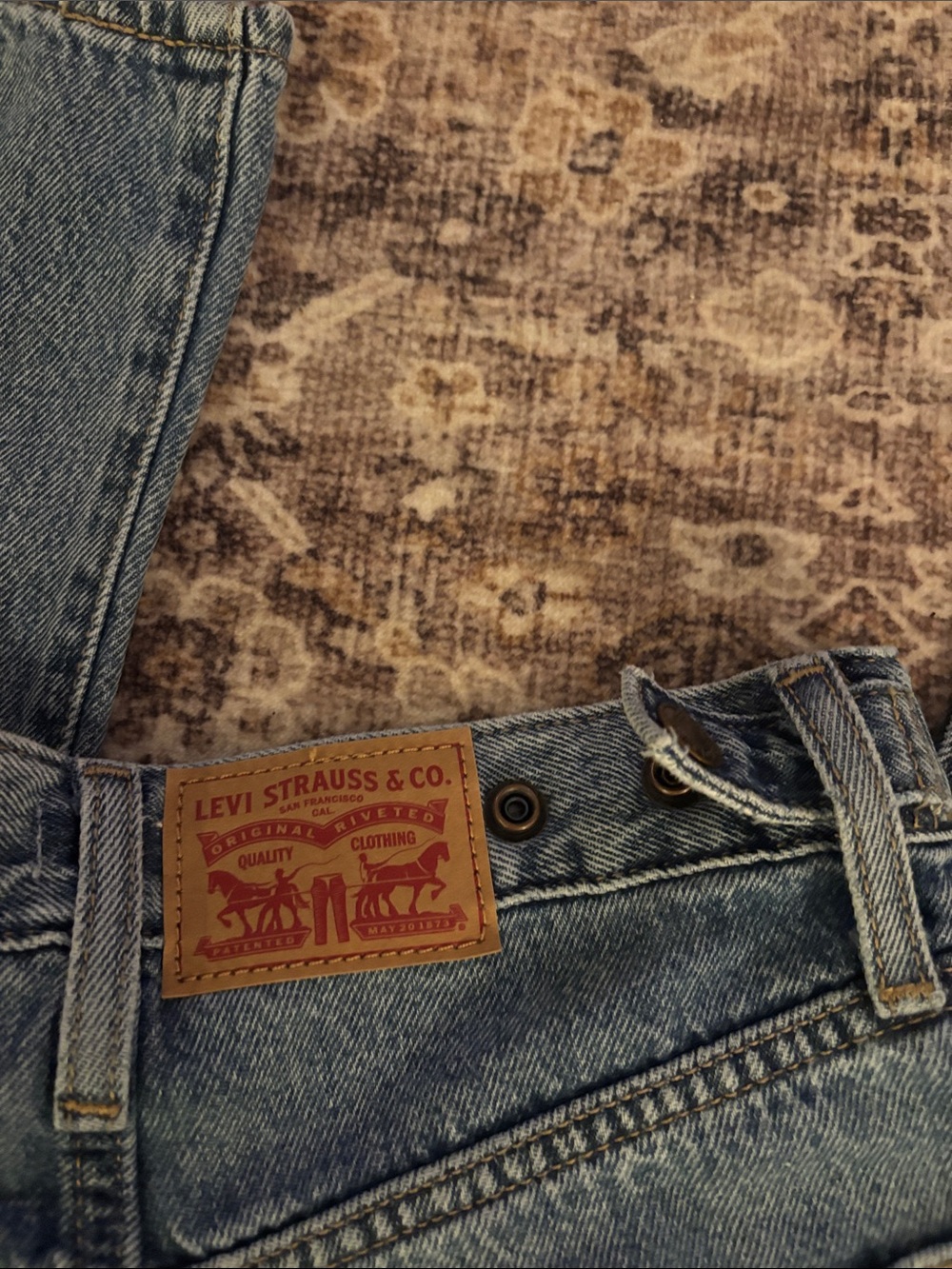 LEVIS- Cinch Barrel - Picture 4 of 4